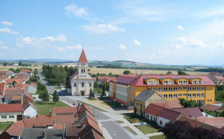 Pohled na Ostrožskou Novou Ves Pohled na Ostrožskou Novou Ves